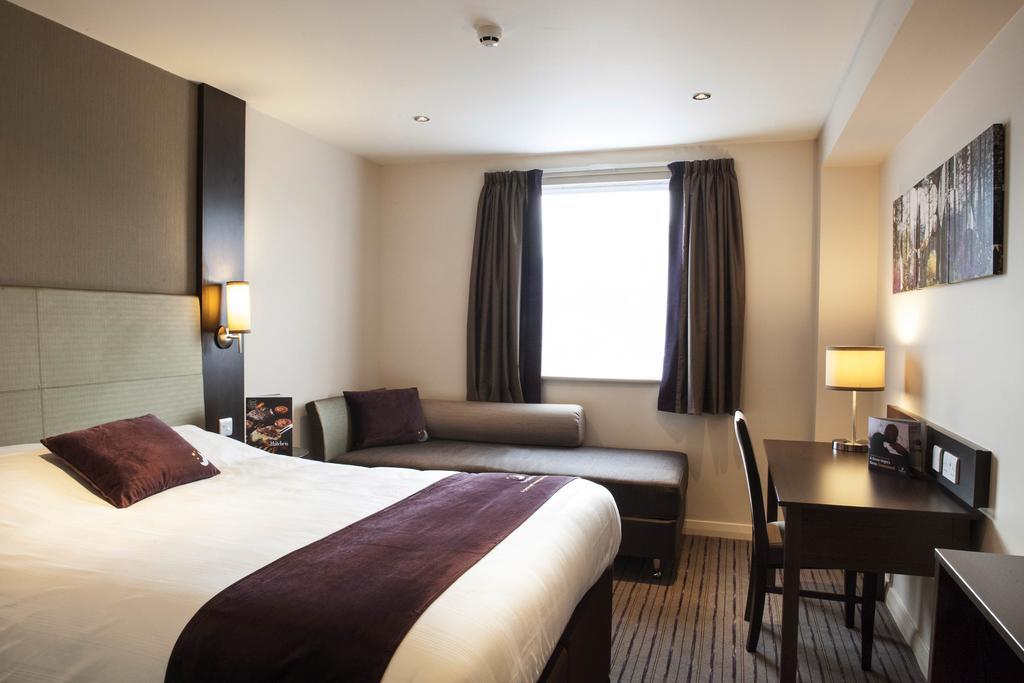 Premier Inn Tring Ngoại thất bức ảnh
