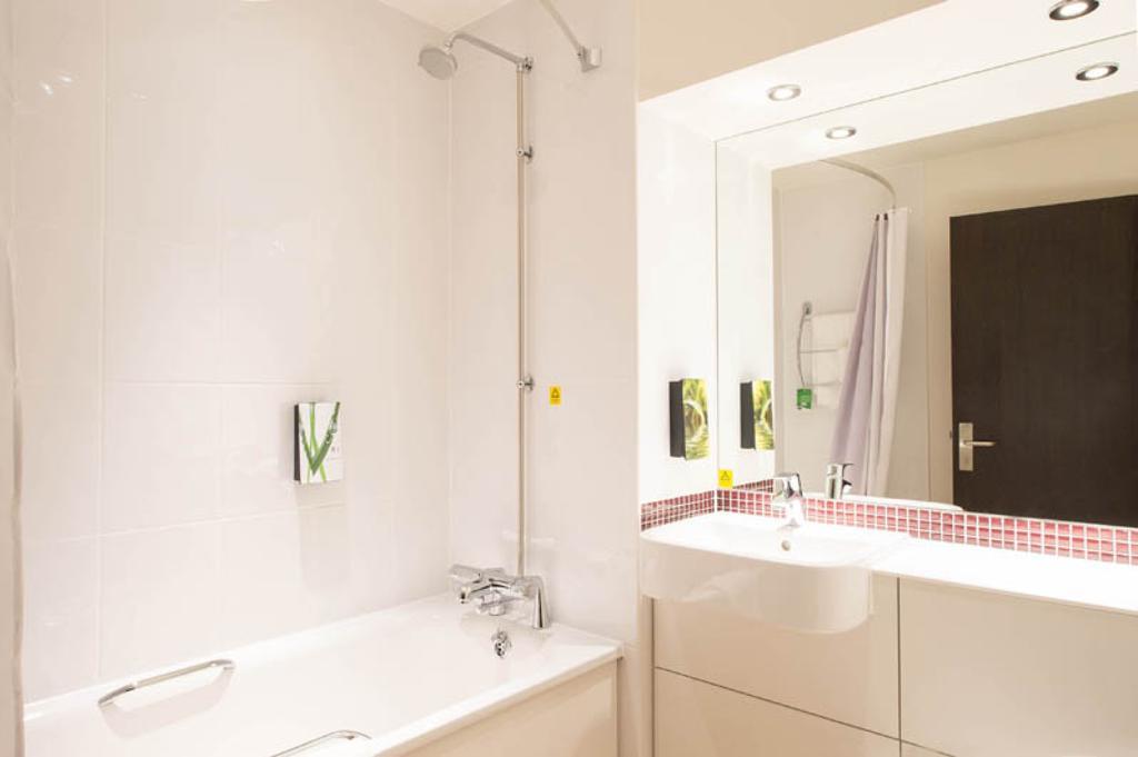 Premier Inn Tring Ngoại thất bức ảnh