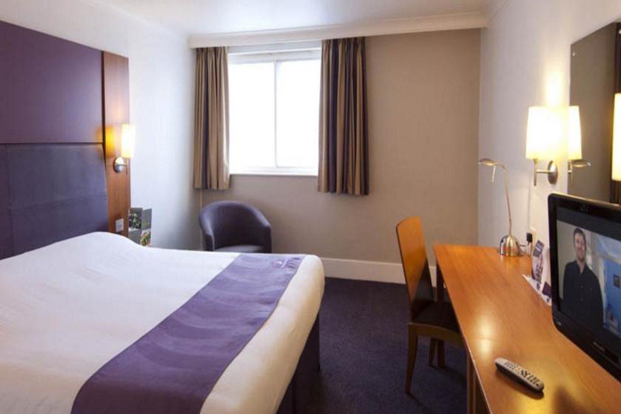 Premier Inn Tring Ngoại thất bức ảnh