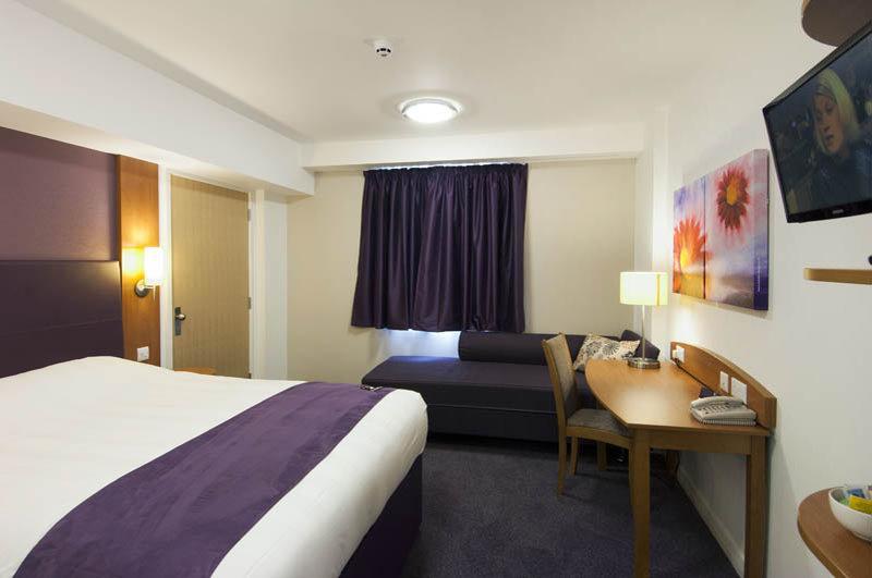Premier Inn Tring Ngoại thất bức ảnh
